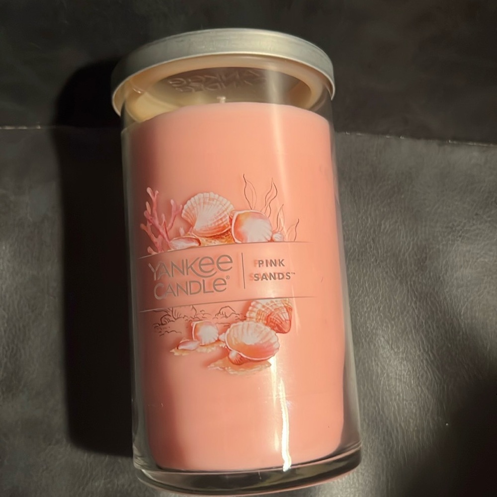 NWT Yankee Candle “Pink Sands” Pillar 14.25oz